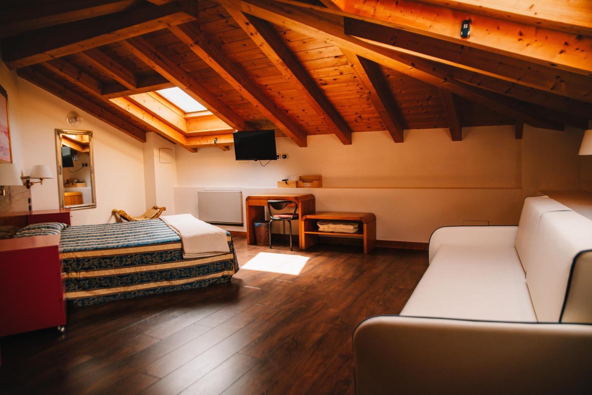 Arciduca Charming House Room & Breakfast Arco Exteriör bild