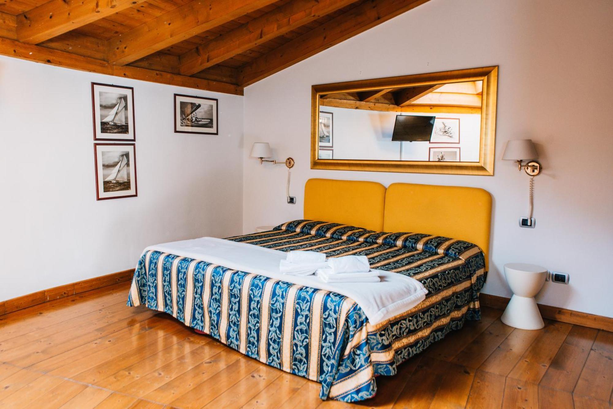 Arciduca Charming House Room & Breakfast Arco Exteriör bild